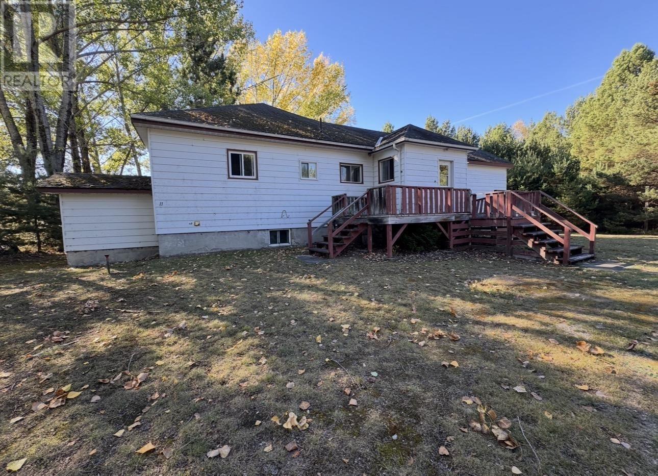 19 Low Ave, Gogama, Ontario  P0M 1W0 - Photo 5 - SM260203