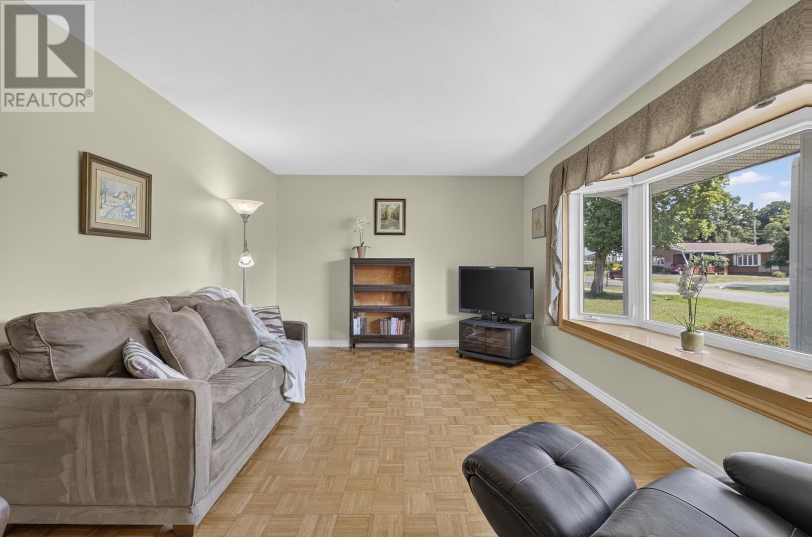 153 Caledon St, Sault Ste. Marie, Ontario  P6B 5C2 - Photo 6 - SM262115