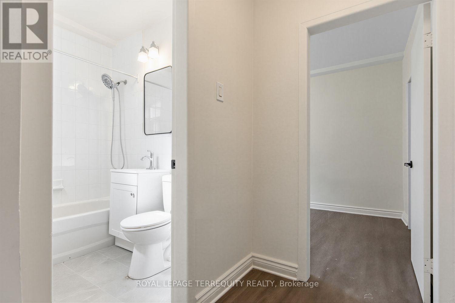 1 - 2550 Keele Street, Toronto, Ontario  M6L 2N8 - Photo 11 - W13504130
