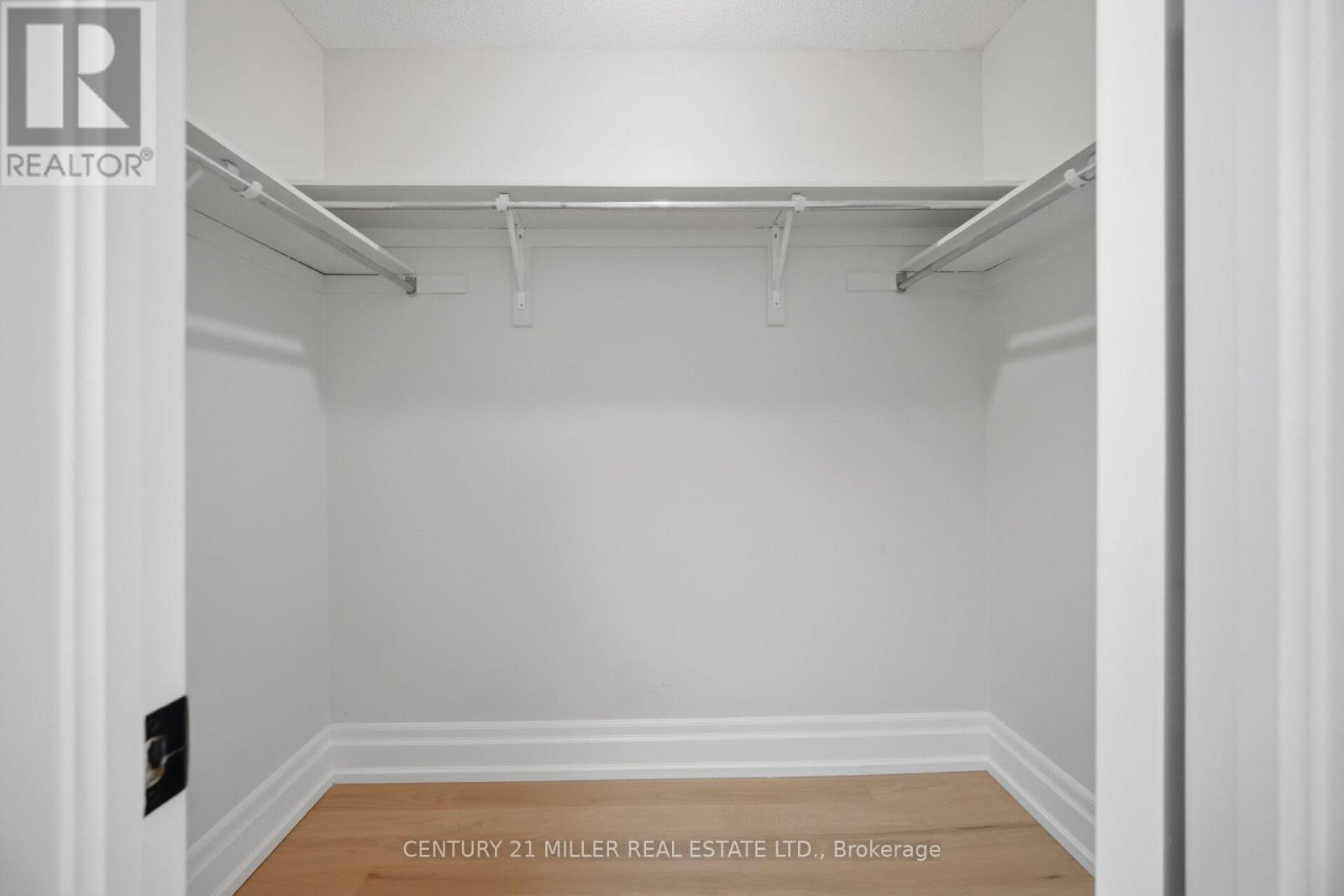 689 Macbeth Heights, Mississauga, Ontario  L5W 1E5 - Photo 32 - W13648740