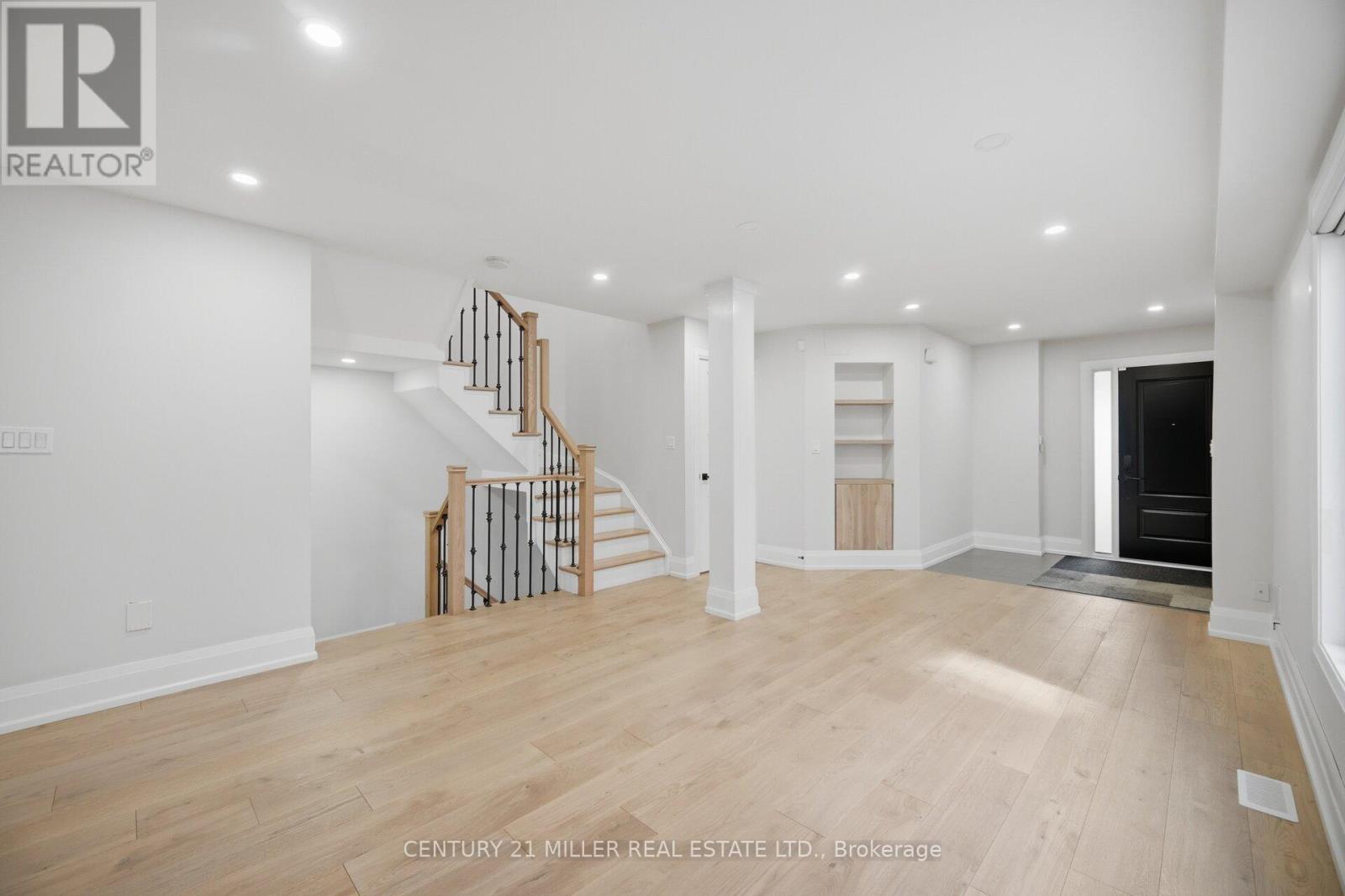 689 Macbeth Heights, Mississauga, Ontario  L5W 1E5 - Photo 7 - W13648740