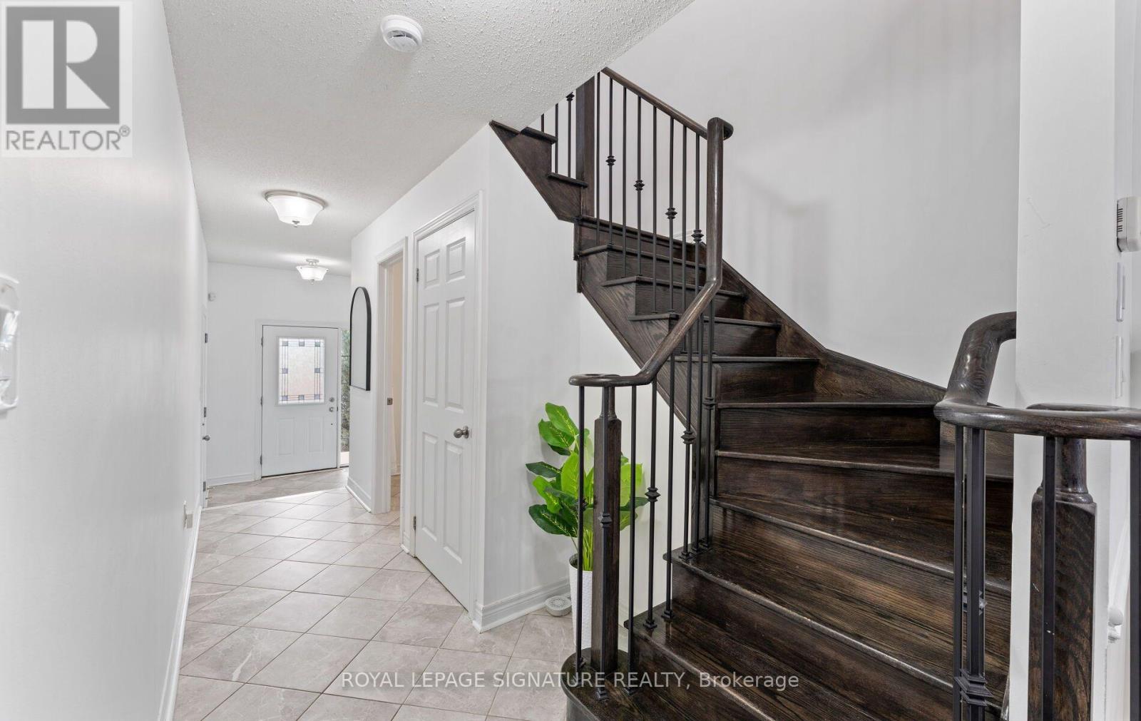 104 Whitefoot Crescent, Ajax, Ontario  L1Z 2E3 - Photo 10 - E13665692
