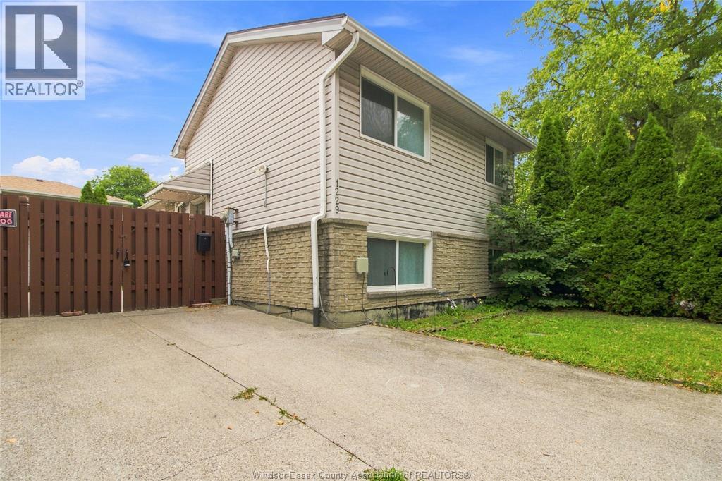 MLS# 26019564: 1229 ARNCLIFFE PLACE, Windsor, Canada