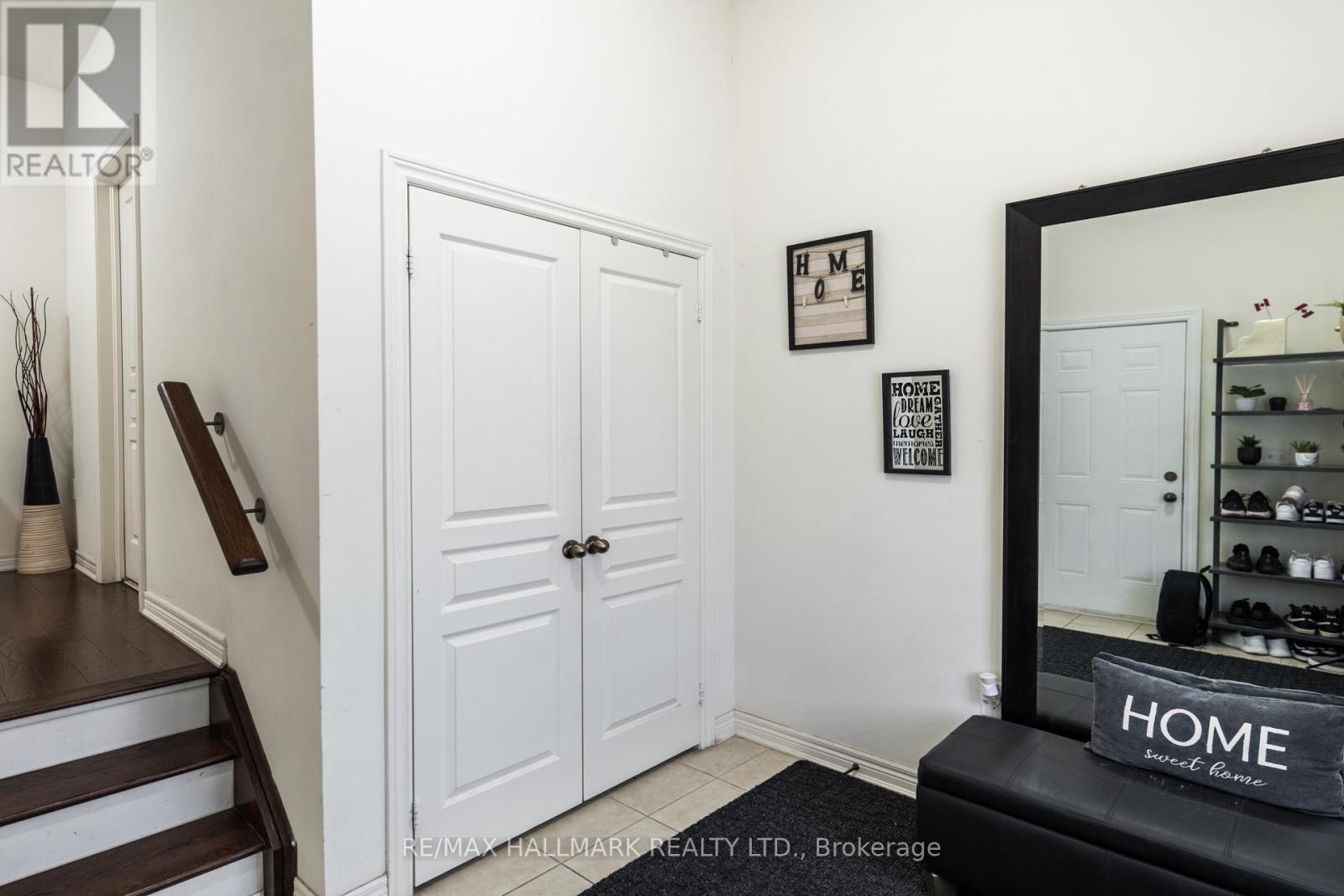 278 Sharon Creek Drive, East Gwillimbury, Ontario  L9N 0P5 - Photo 3 - N13665658