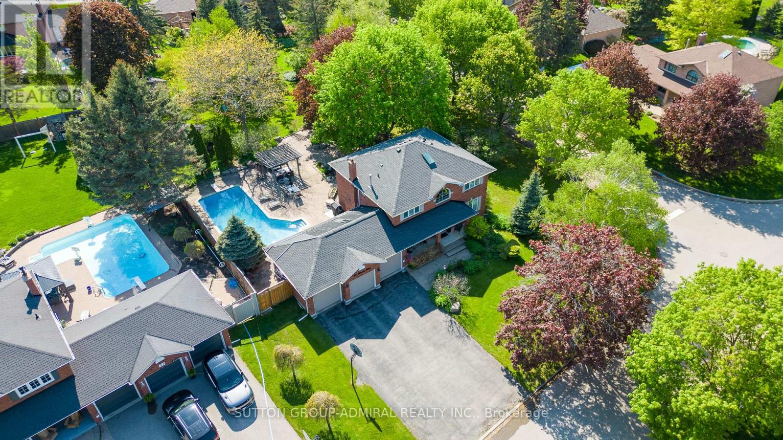 48 Maple Way, East Gwillimbury, Ontario  L0G 1V0 - Photo 2 - N13665702