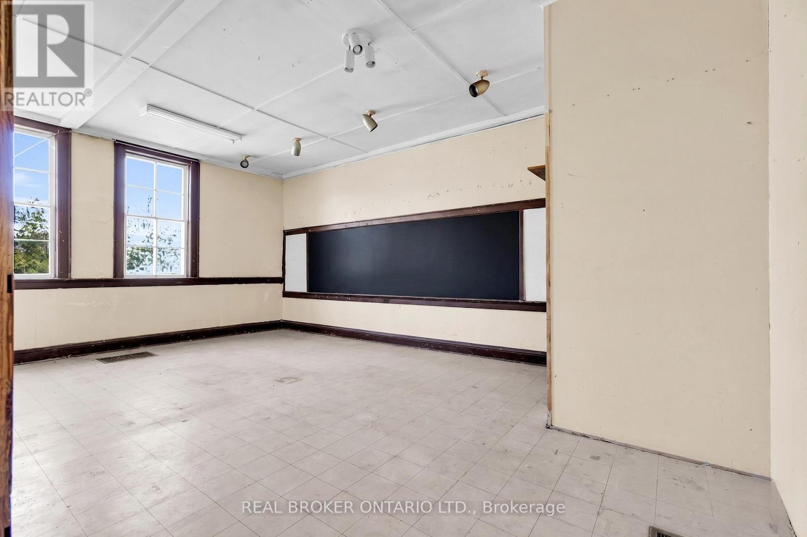 2862 Old Fort Road, Tay, Ontario  L4R 4K3 - Photo 6 - S13665698