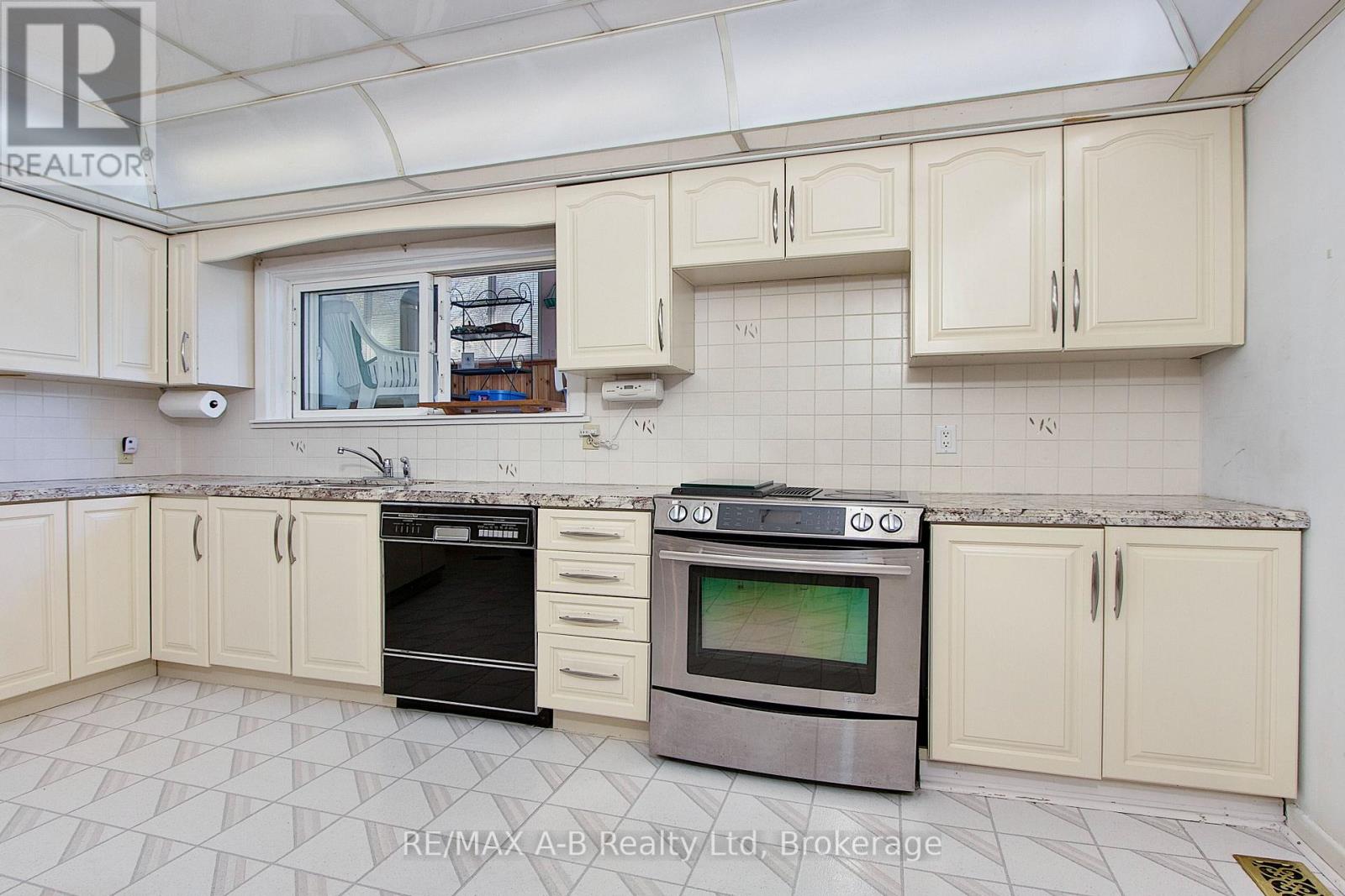 235 William Street, Stratford, Ontario  N5A 4Y2 - Photo 11 - X13665642