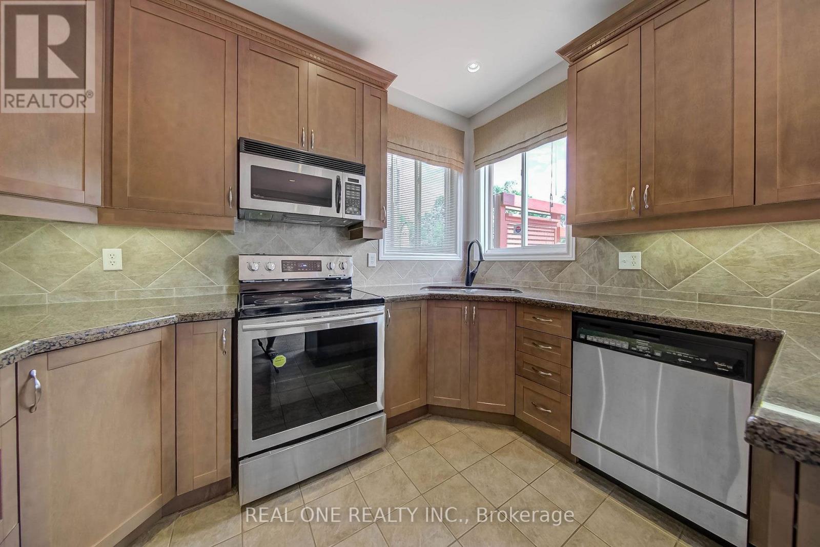 1418 Gulledge Trail, Oakville, Ontario  L6M 3Z9 - Photo 23 - W13665636