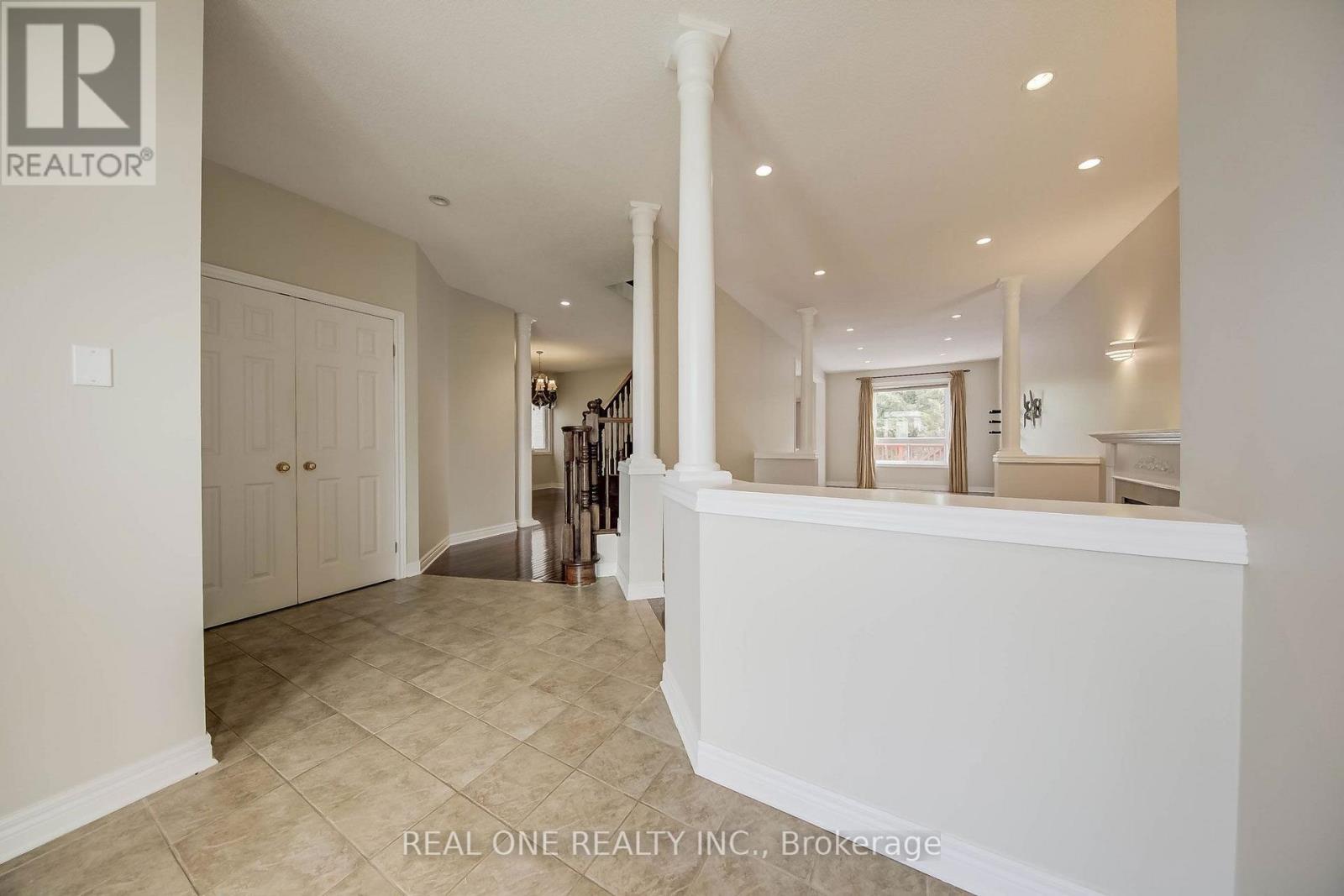 1418 Gulledge Trail, Oakville, Ontario  L6M 3Z9 - Photo 7 - W13665636