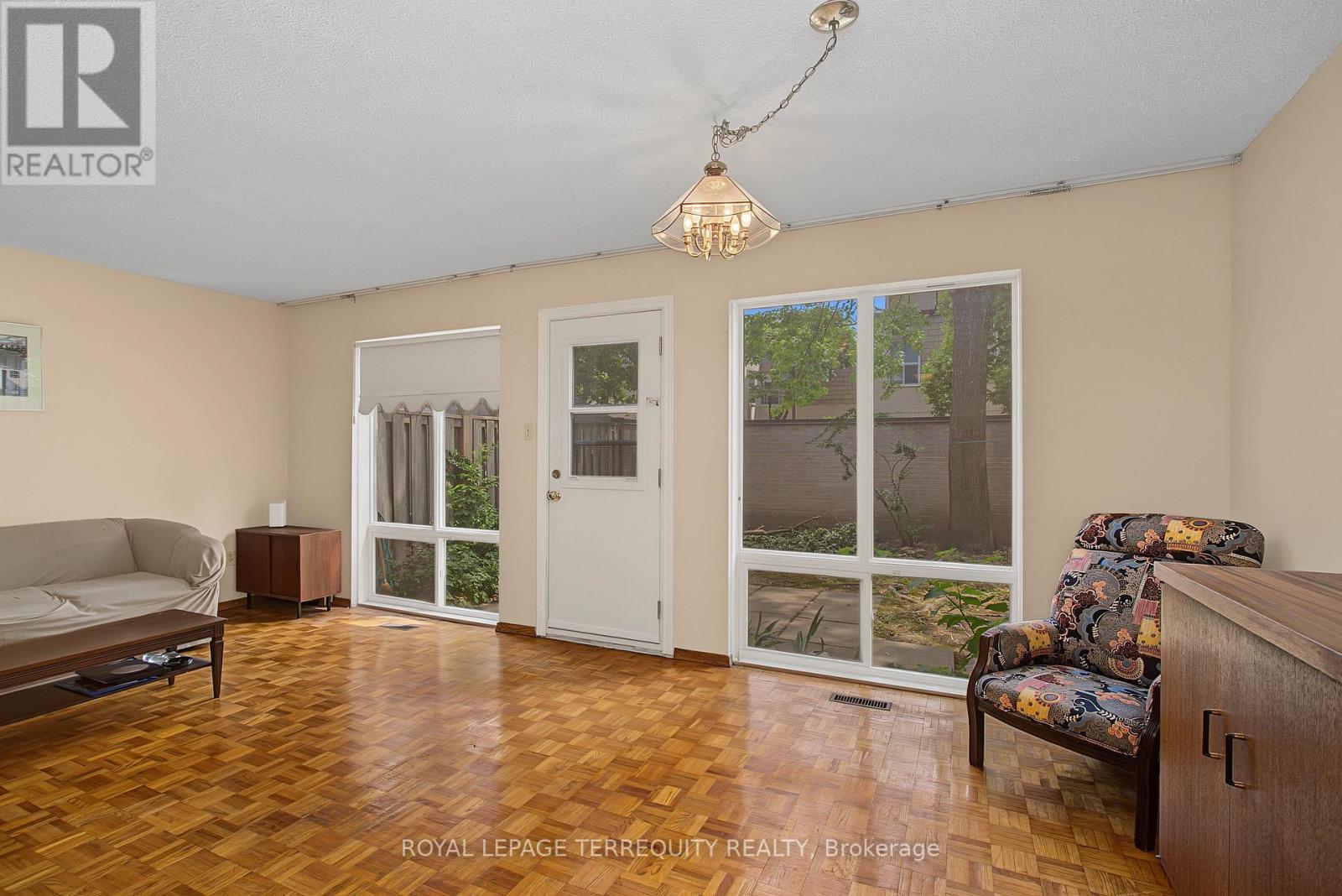 18 - 11 Four Winds Drive, Toronto, Ontario  M3J 1K7 - Photo 11 - W13665638