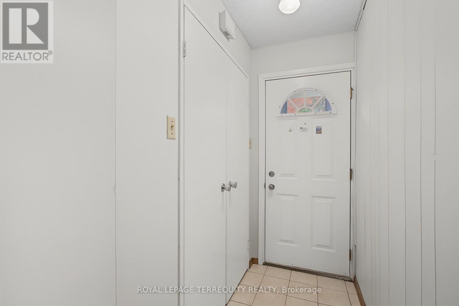 18 - 11 Four Winds Drive, Toronto, Ontario  M3J 1K7 - Photo 2 - W13665638