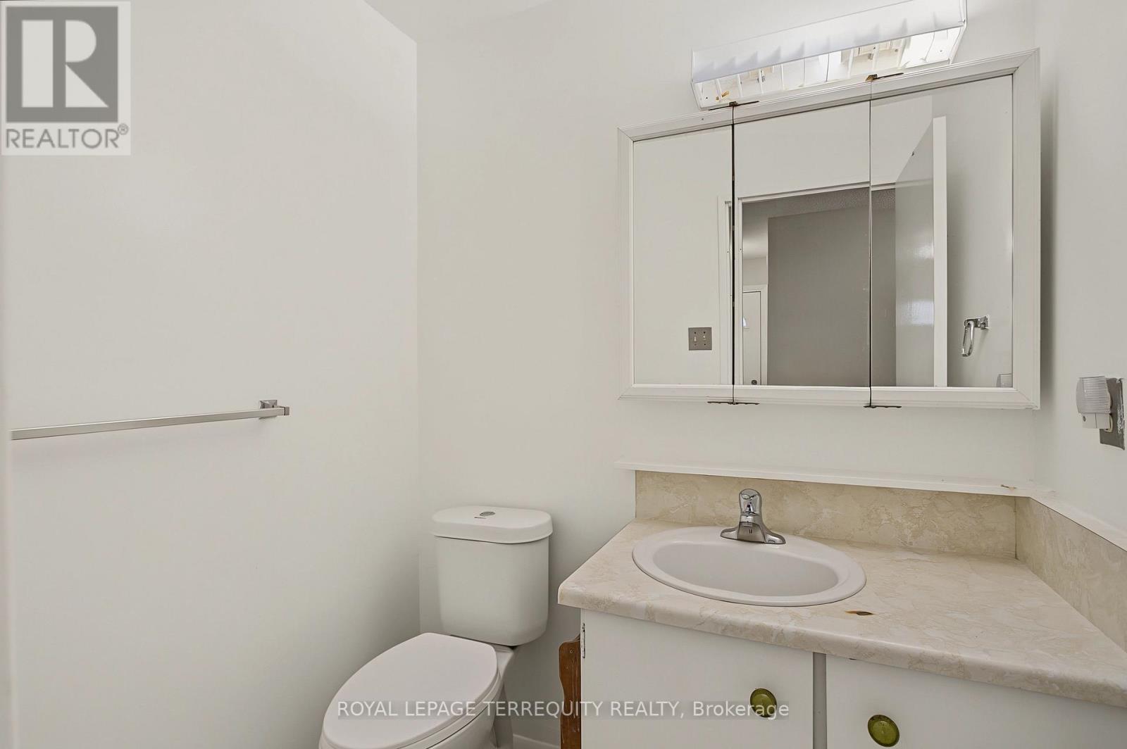 18 - 11 Four Winds Drive, Toronto, Ontario  M3J 1K7 - Photo 3 - W13665638