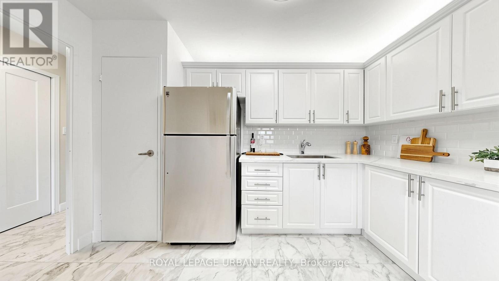 602 - 60 Pavane Linkway, Toronto, Ontario  M3C 1A1 - Photo 14 - C13596600