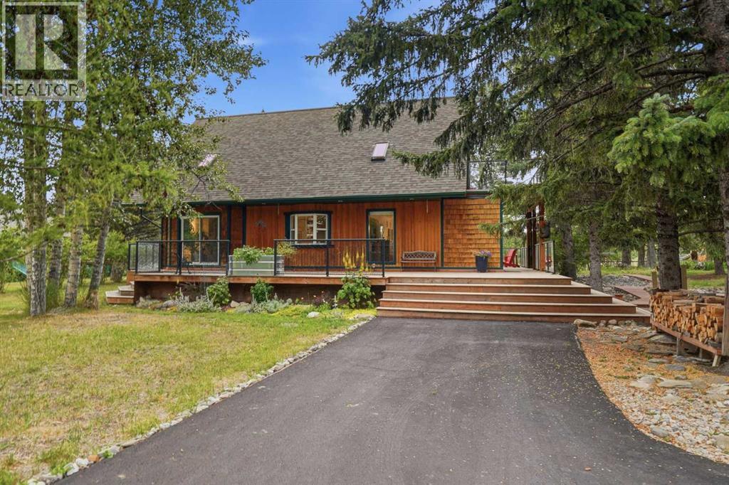 725 Calkins Place, diamond valley, Alberta