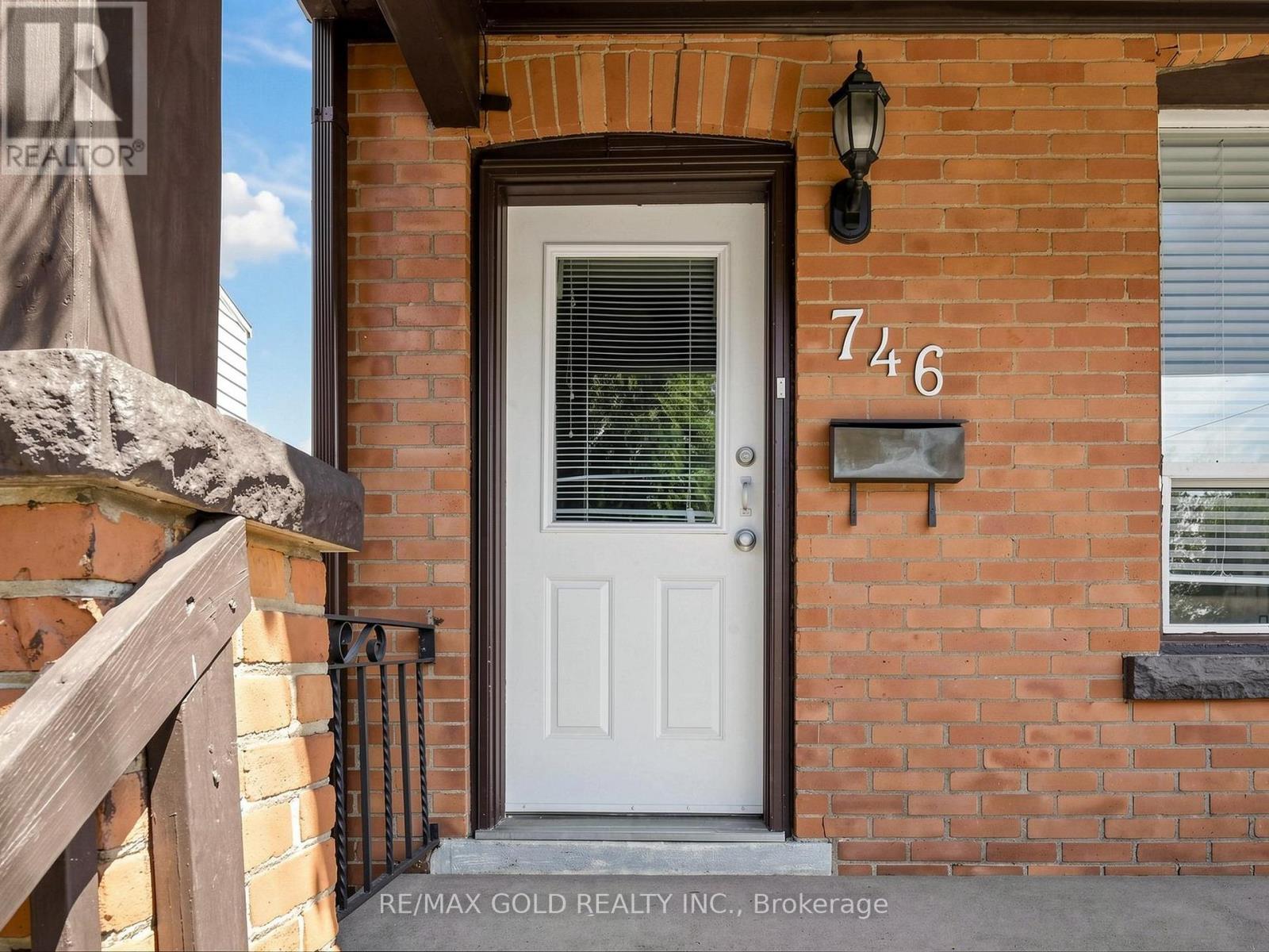 746 King Street W, Hamilton, Ontario  L8S 1J8 - Photo 3 - X13665584
