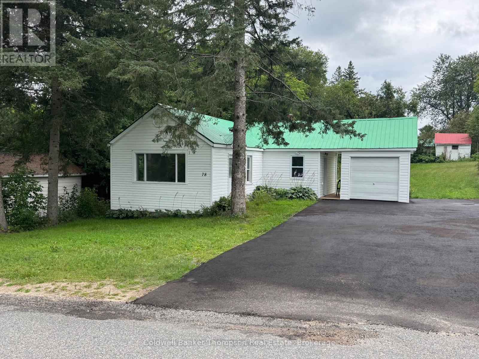 78 JAMES STREET E, Burk's Falls, Ontario