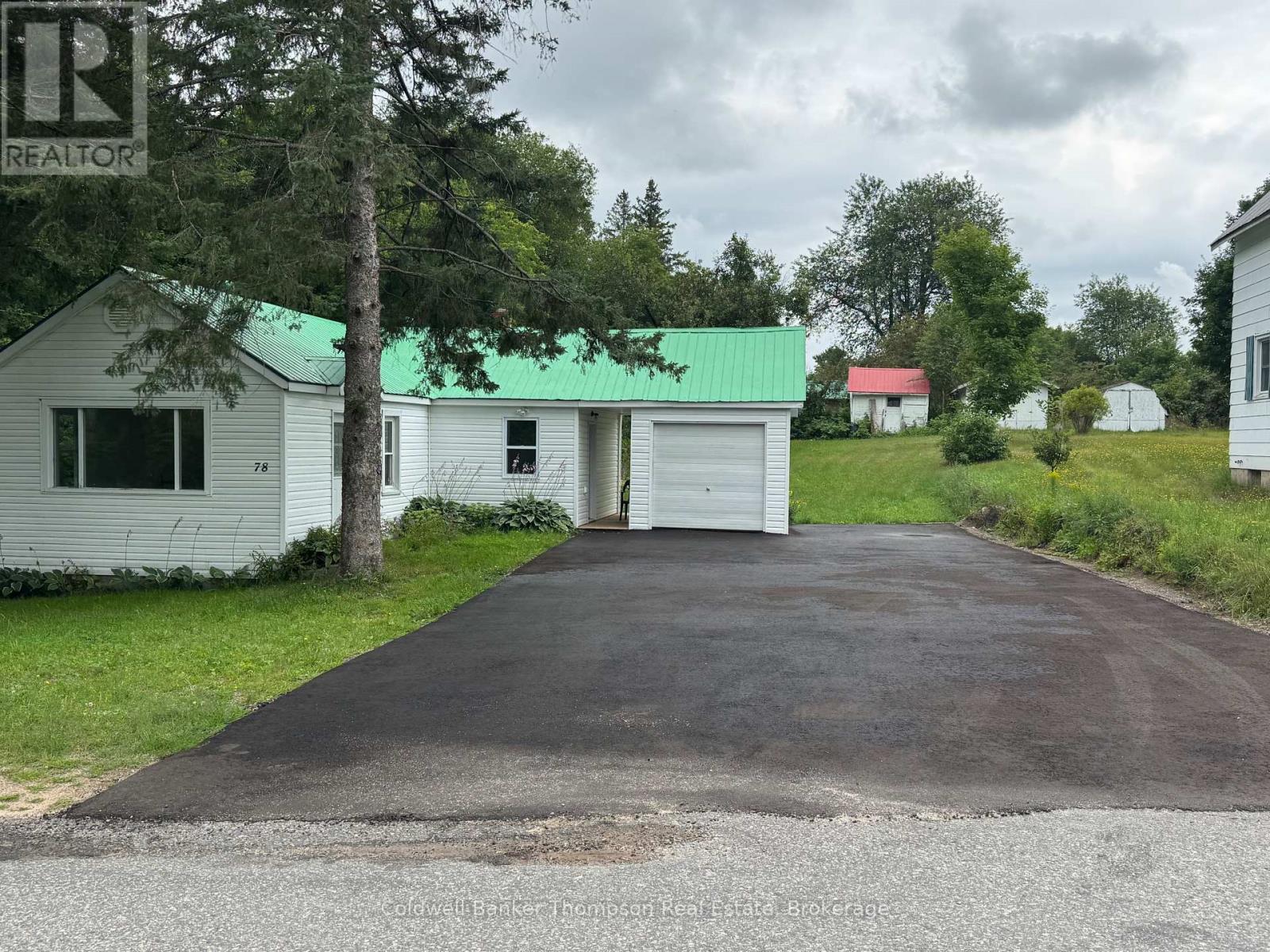 78 James Street E, Burk's Falls, Ontario P0A 1C0 - Photo 2 - X12456674