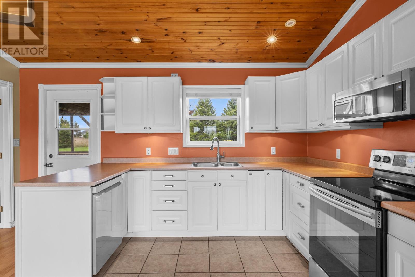 14 Krystal Road, Glenfinnan, Prince Edward Island  C1A 9J2 - Photo 8 - 202620351