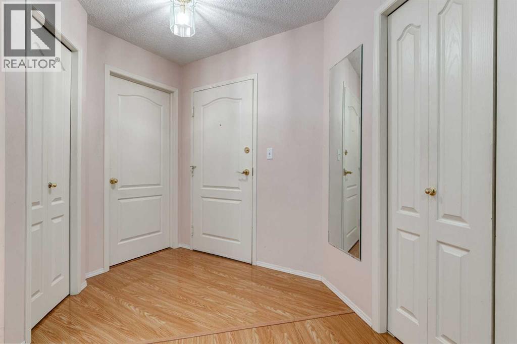 118, 20 Sierra Morena Mews SW, Calgary, Alberta  T3H 3K6 - Photo 3 - A2316285