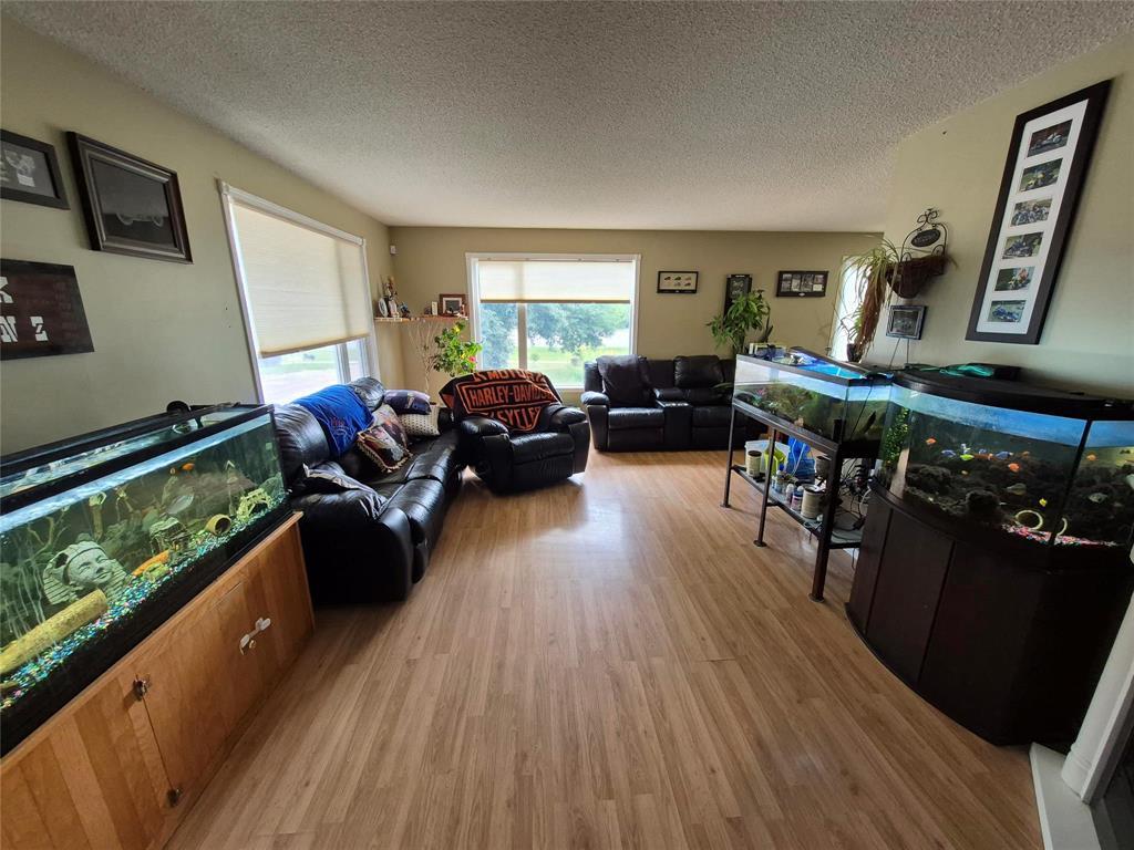 25 Crown Valley Road W, New Bothwell, Manitoba  R0A 1C0 - Photo 27 - 202620128