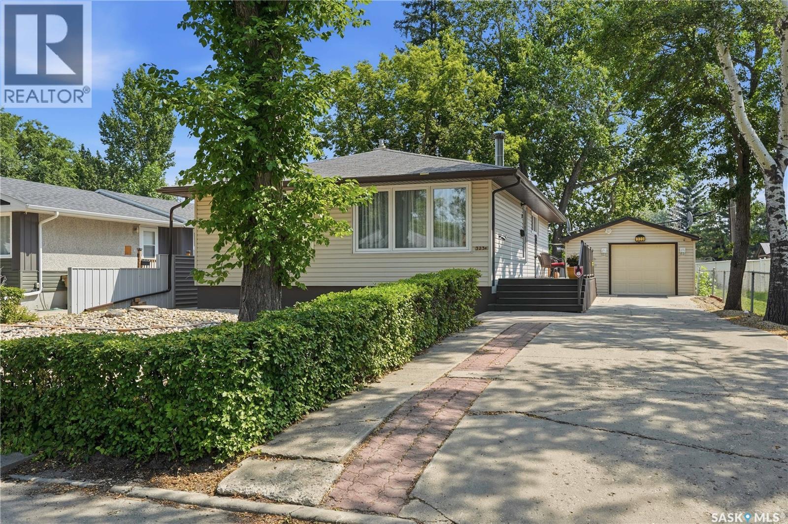 323 Toronto Street N, Regina, Saskatchewan  S4R 2T7 - Photo 1 - SK045183