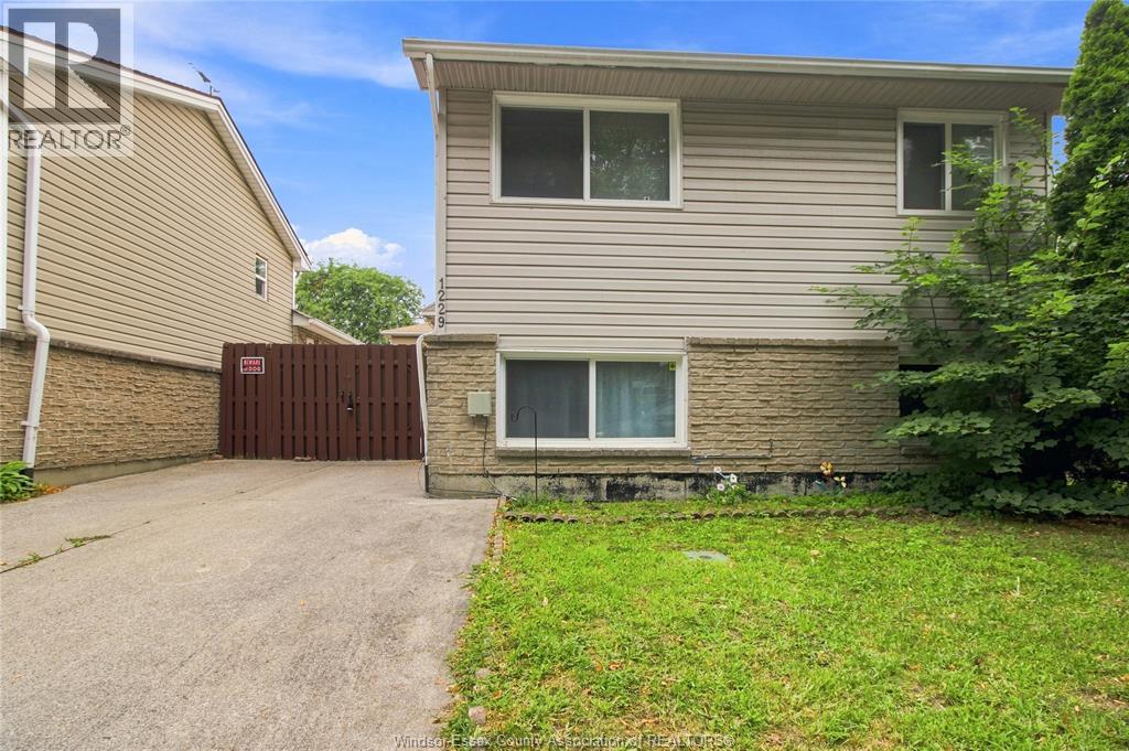 MLS# 26019565: 1229 ARNCLIFFE PLACE, Windsor, Canada