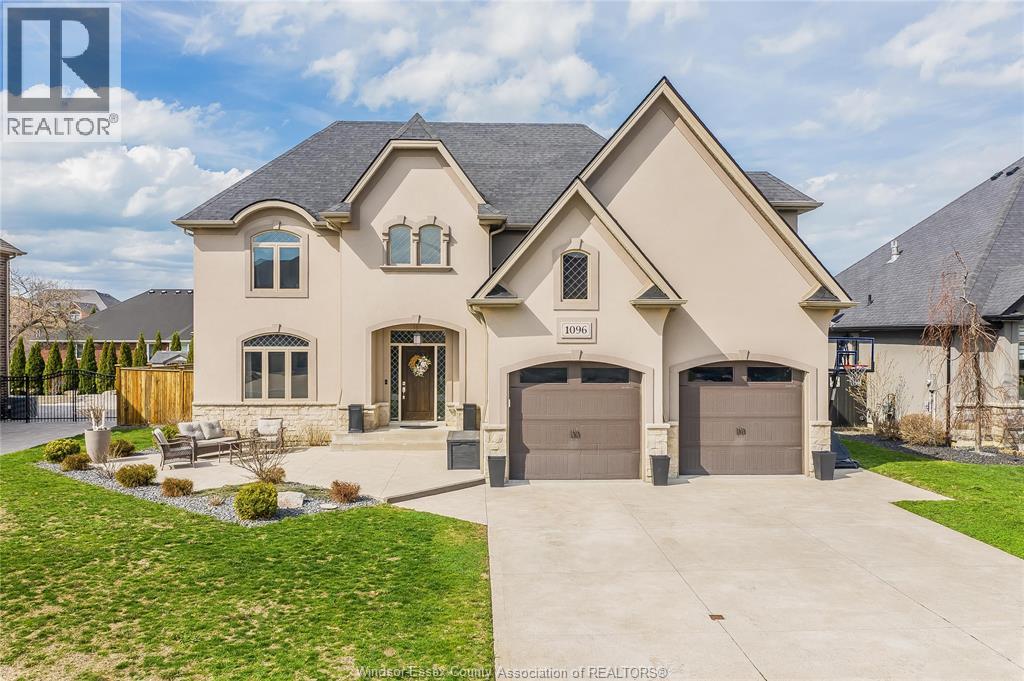 MLS# 26019528: 1096 CHARLOTTE CRESCENT, Lakeshore, Canada