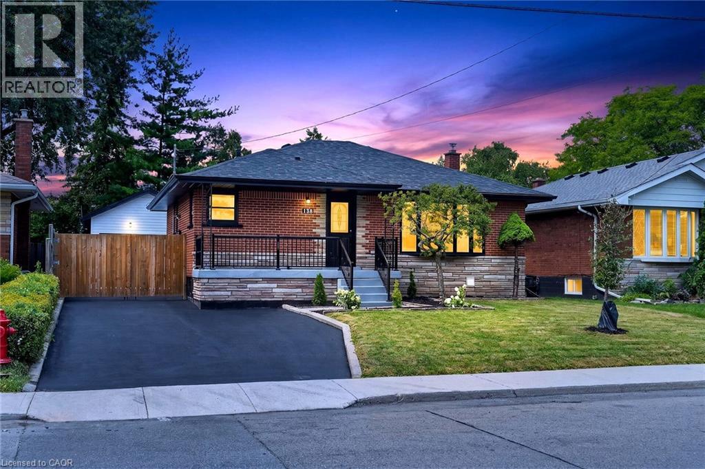 138 RENDELL Boulevard, Hamilton, Ontario