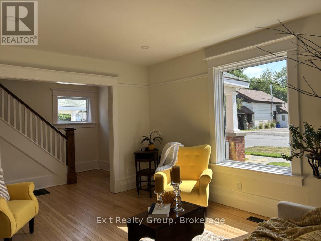 90 Byron Street, Quinte West, Ontario  K8V 2Y2 - Photo 6 - X13575764