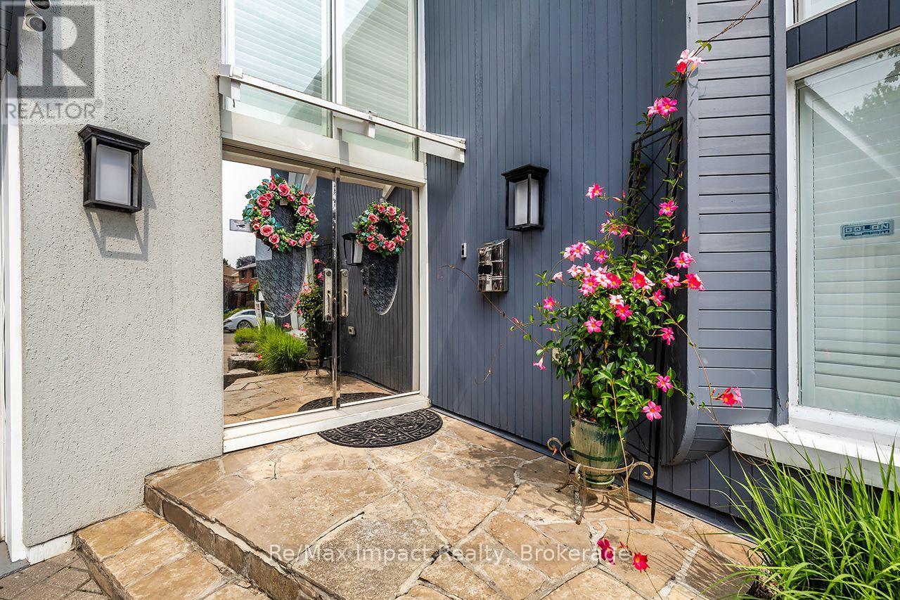 1410 Manitou Drive, Oshawa, Ontario  L1G 7P7 - Photo 2 - E13666006