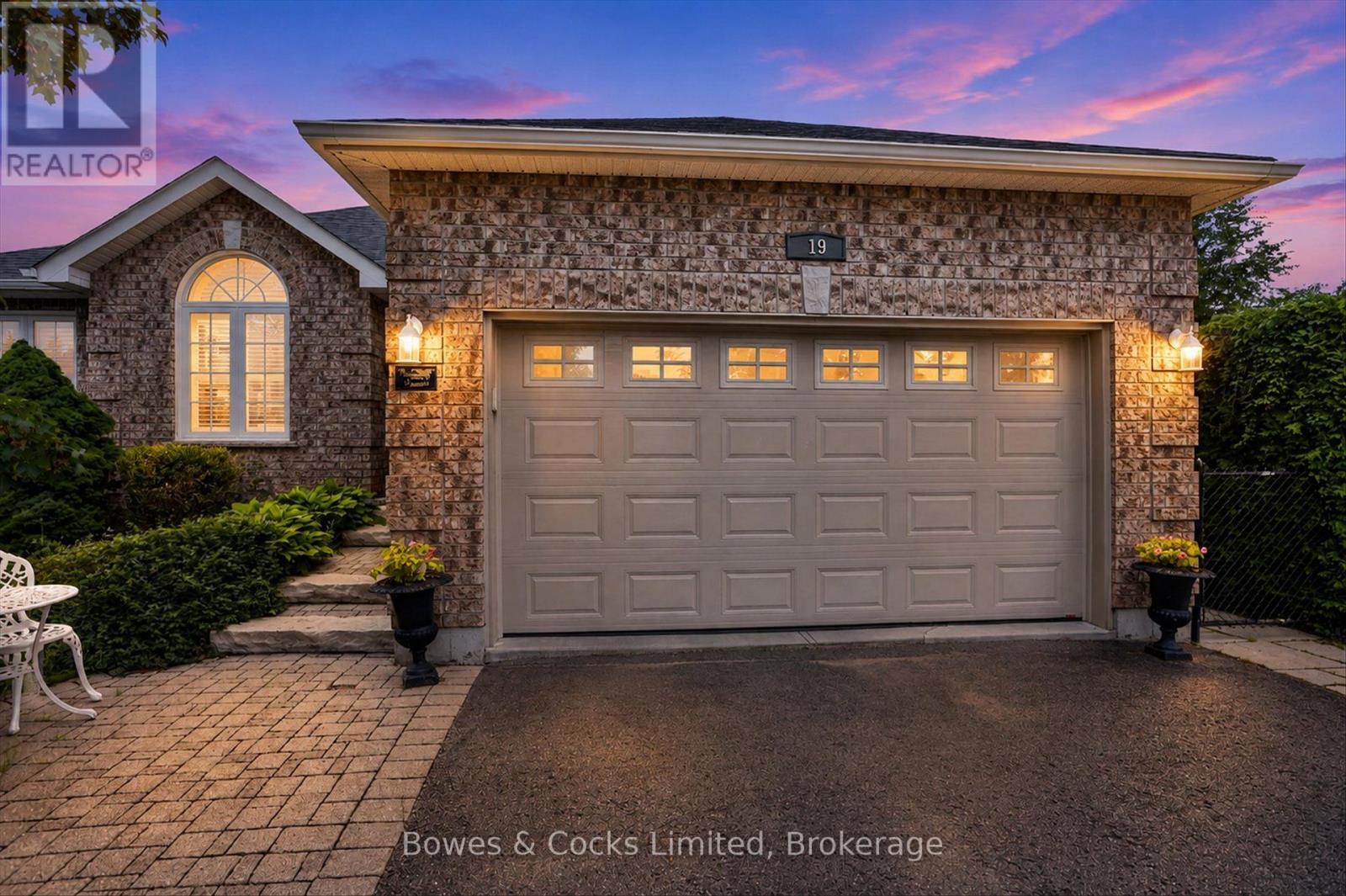 19 Lori Boulevard, Kawartha Lakes, Ontario K9V 6B6 - Photo 1 - X13665782