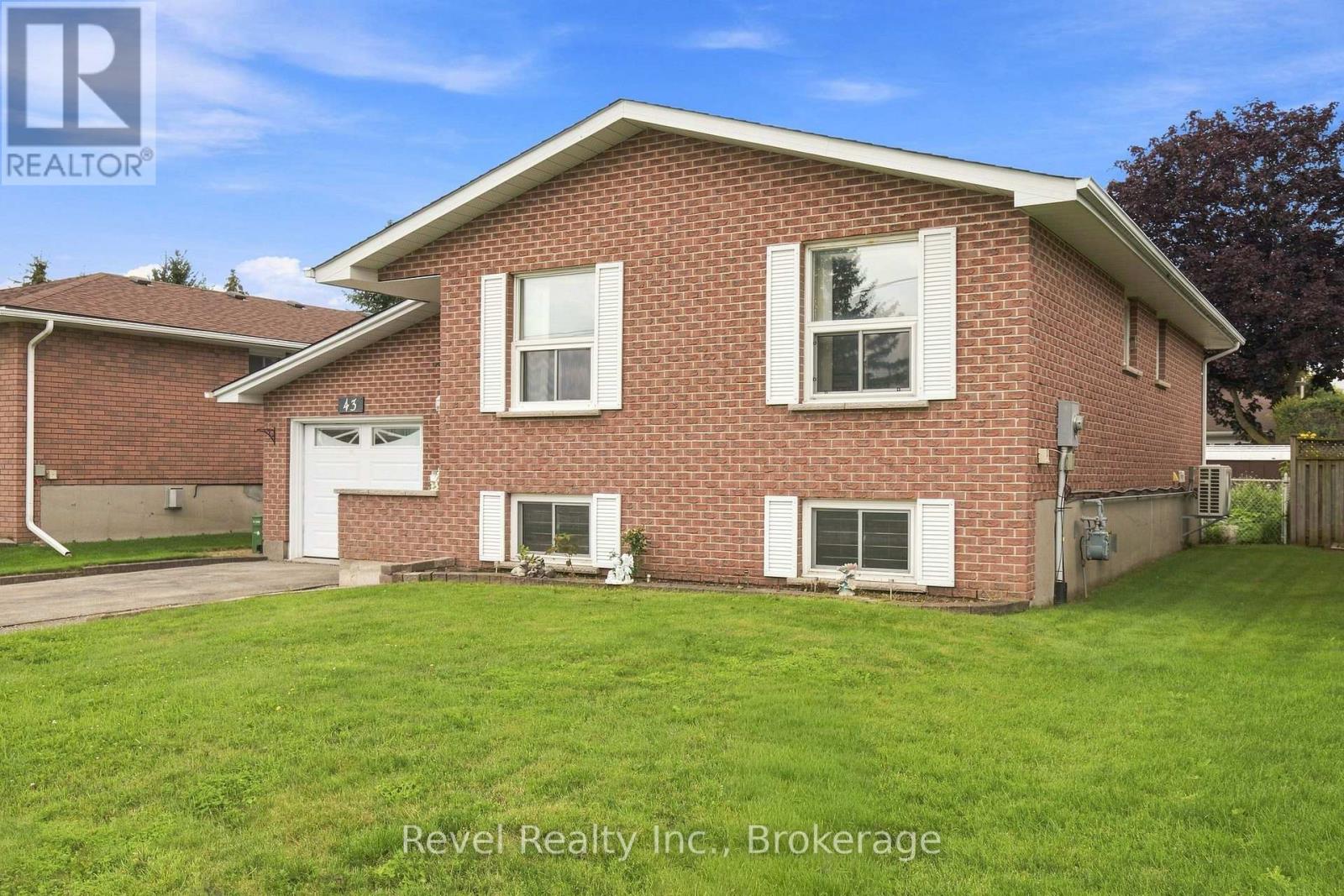43 Wilson Avenue, Kawartha Lakes, Ontario  K9V 5S3 - Photo 2 - X13665946