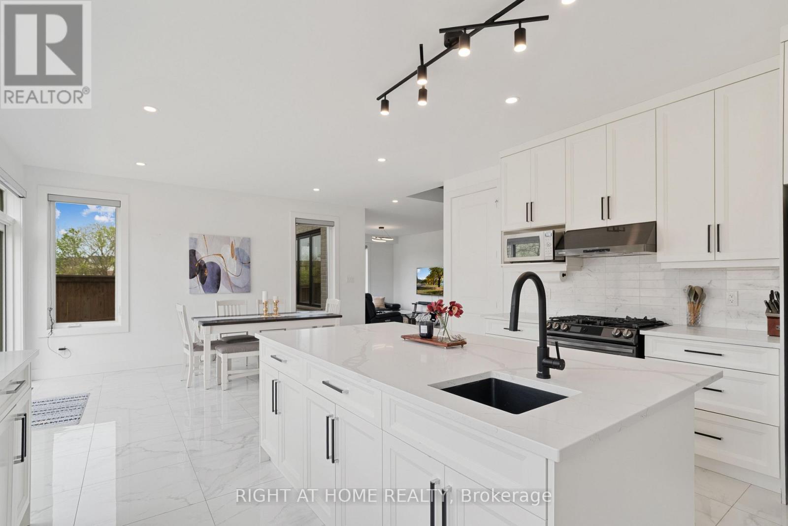 2705 Oriole Drive, London South, Ontario N6M 0G6 - Photo 12 - X13665822