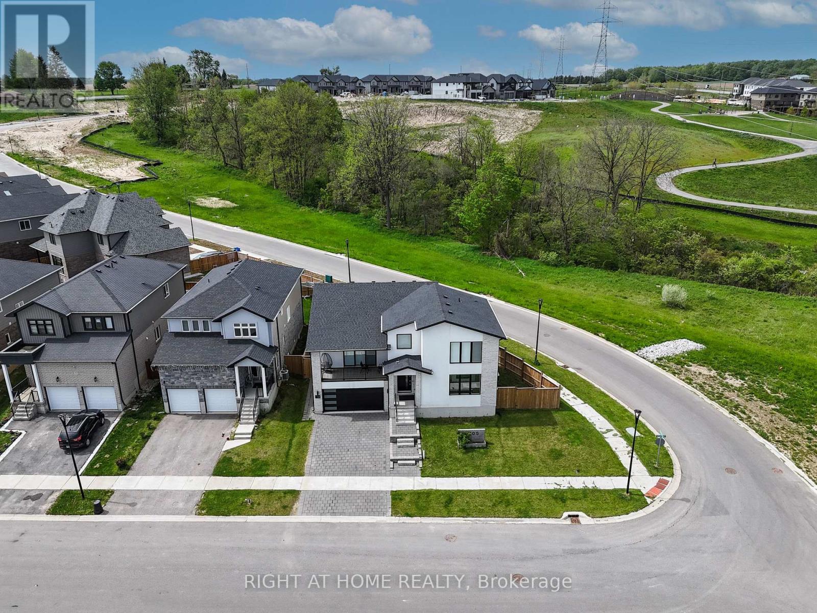 2705 Oriole Drive, London South, Ontario N6M 0G6 - Photo 4 - X13665822