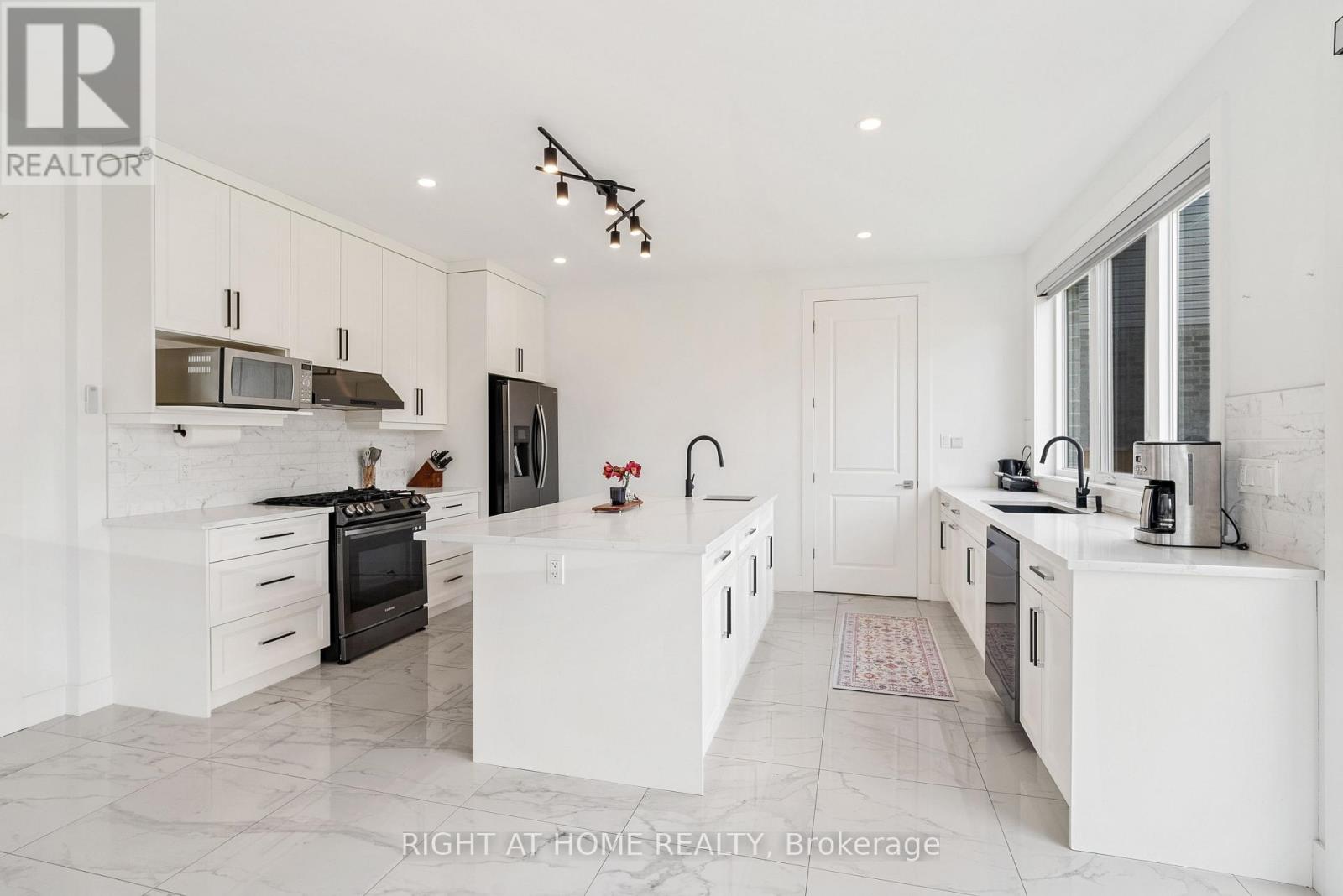 2705 Oriole Drive, London South, Ontario N6M 0G6 - Photo 9 - X13665822