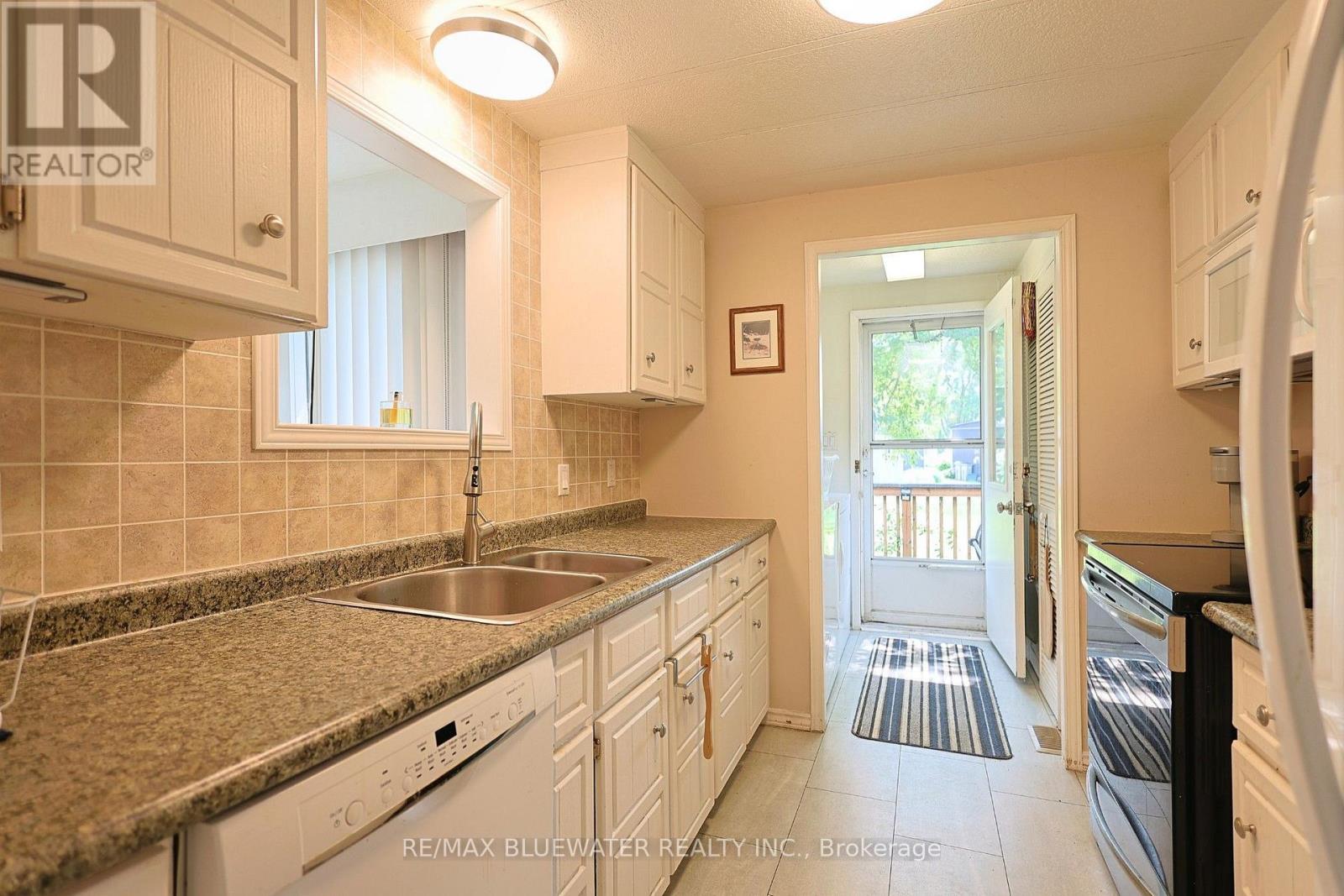 43 St Andrews Place, South Huron, Ontario  N0M 1T0 - Photo 17 - X13665860