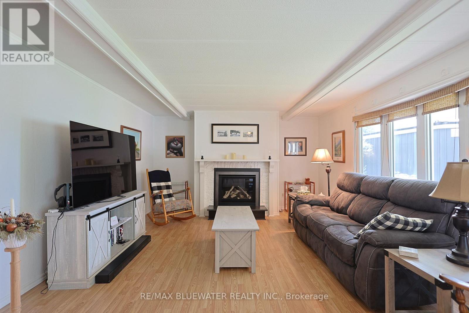 43 St Andrews Place, South Huron, Ontario  N0M 1T0 - Photo 3 - X13665860
