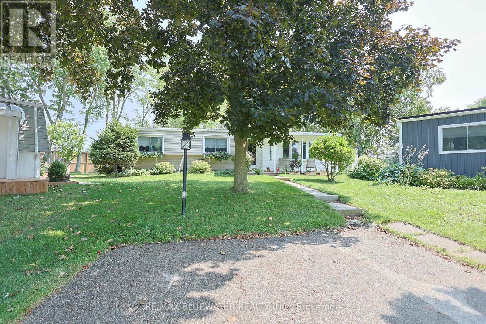 43 St Andrews Place, South Huron, Ontario  N0M 1T0 - Photo 7 - X13665860