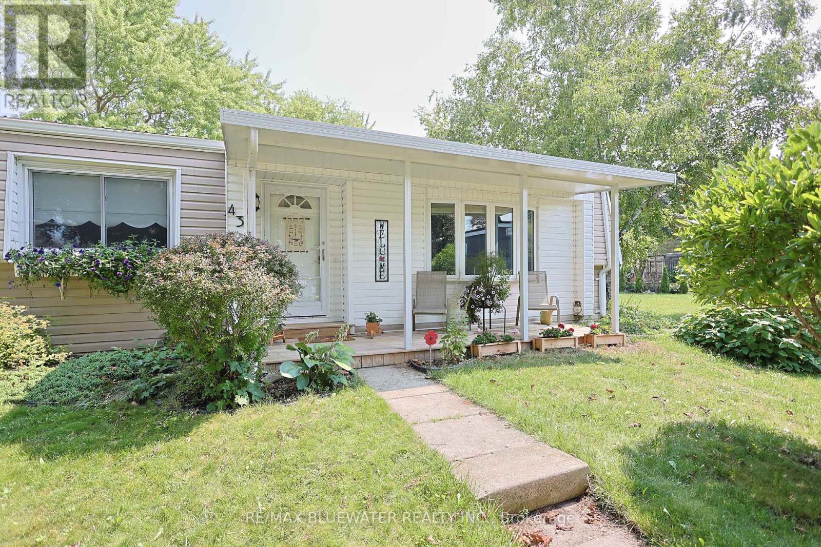 43 St Andrews Place, South Huron, Ontario  N0M 1T0 - Photo 9 - X13665860
