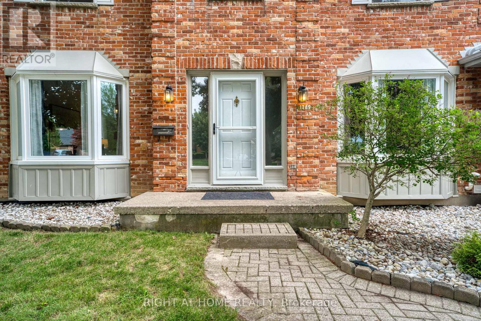 1789 Phillbrook Court, London North, Ontario  N5X 2Z3 - Photo 4 - X13665896