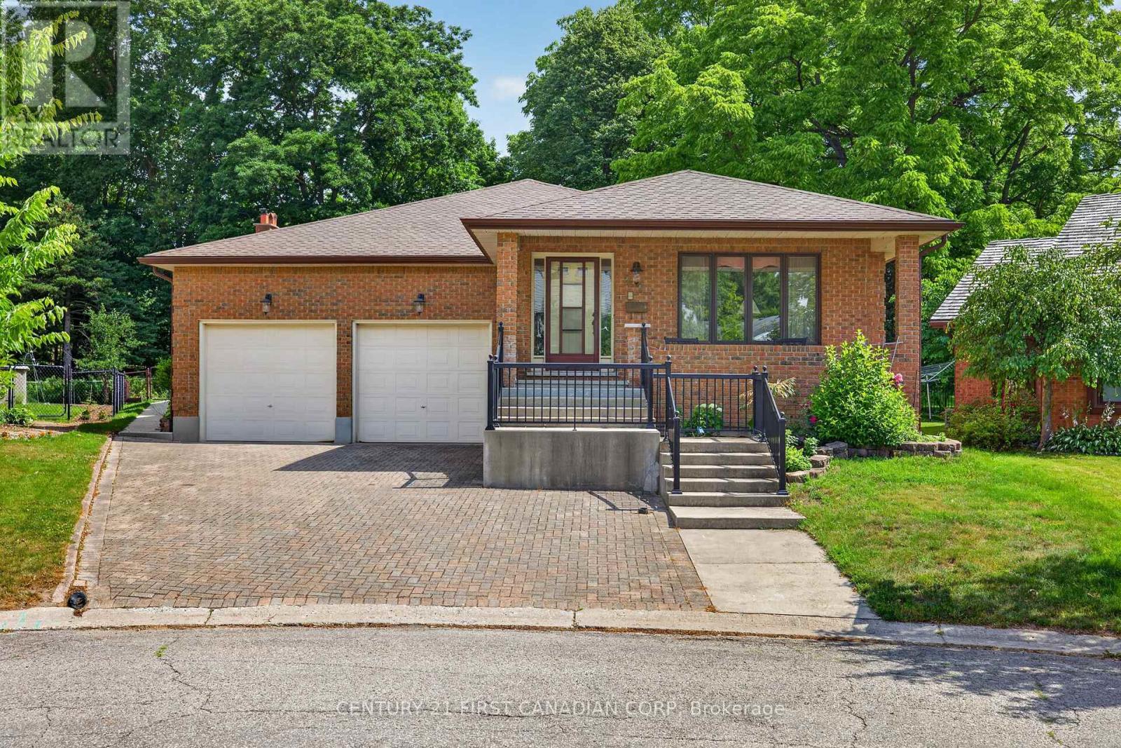 27 STIRRUP COURT, London North, Ontario