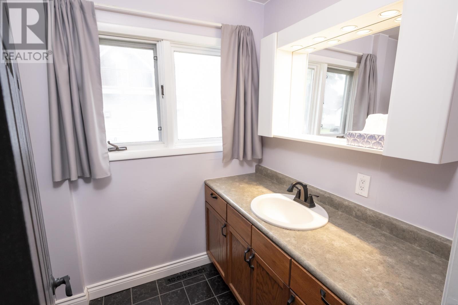 238 Angus St, Thunder Bay, Ontario  P7A 2Y4 - Photo 38 - TB2602330