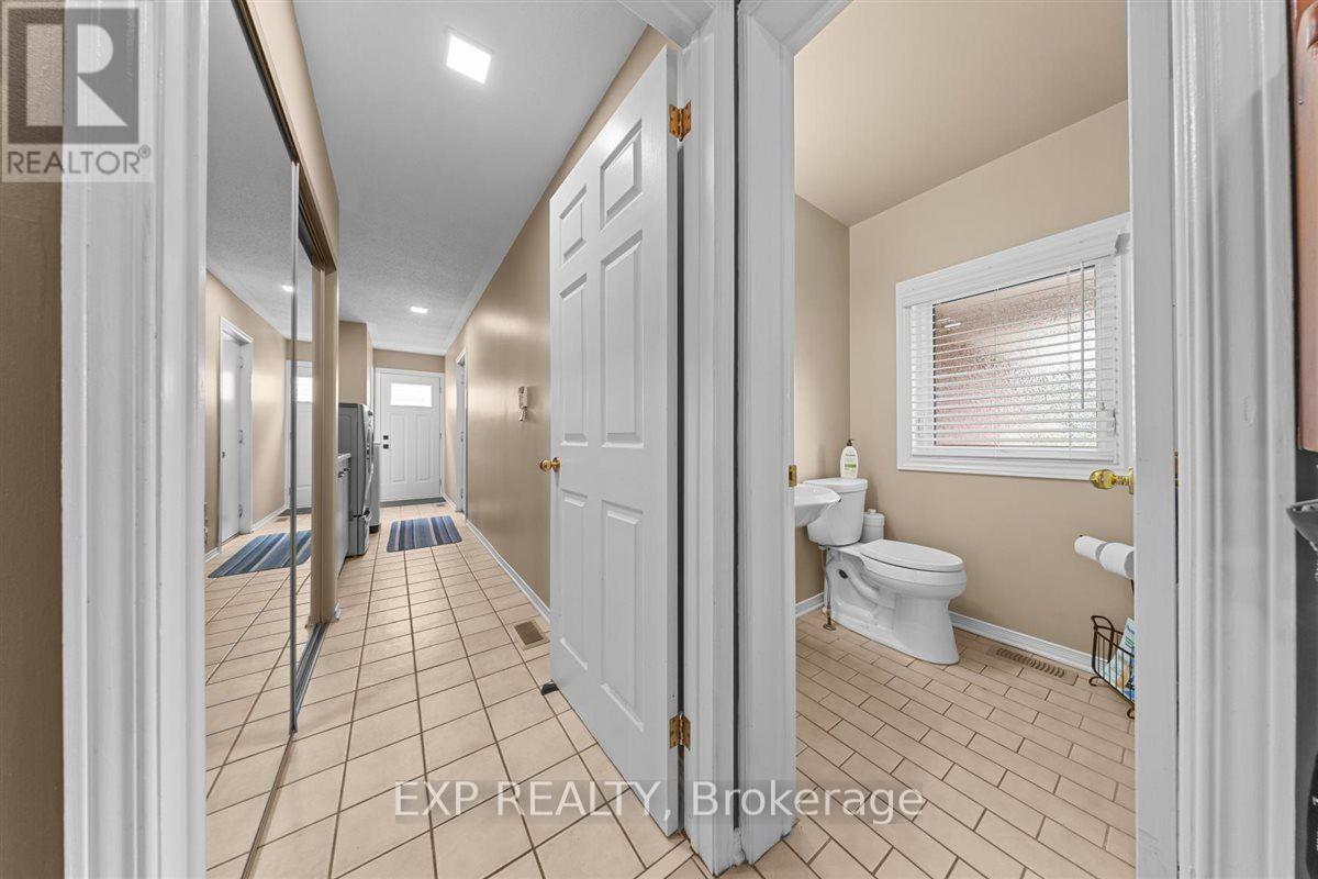 2719 Wyldewood Street, Ottawa, Ontario  K1T 2S1 - Photo 5 - X13665806