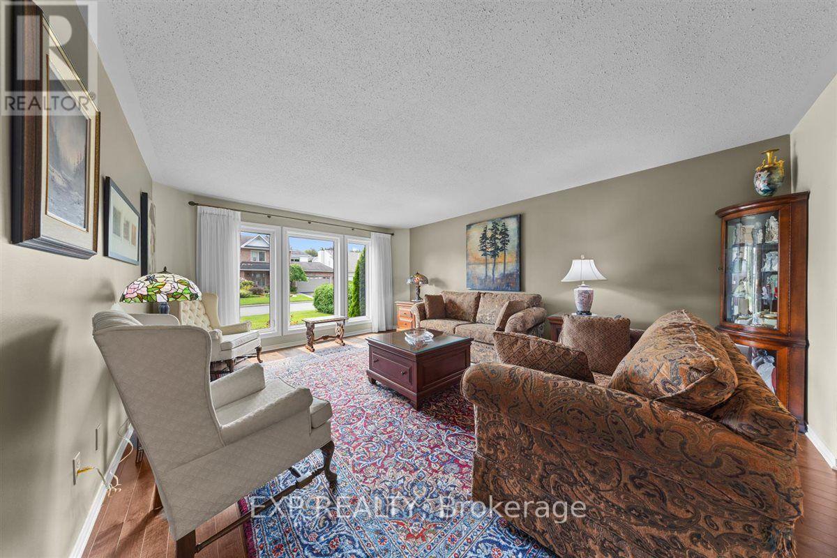2719 Wyldewood Street, Ottawa, Ontario  K1T 2S1 - Photo 8 - X13665806