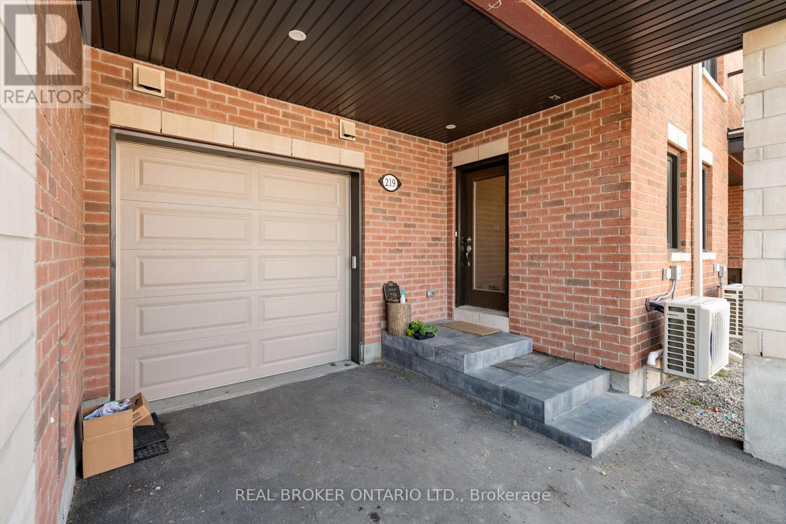 219 Pastel Way, Ottawa, Ontario K2J 6C1 - Photo 2 - X13665858