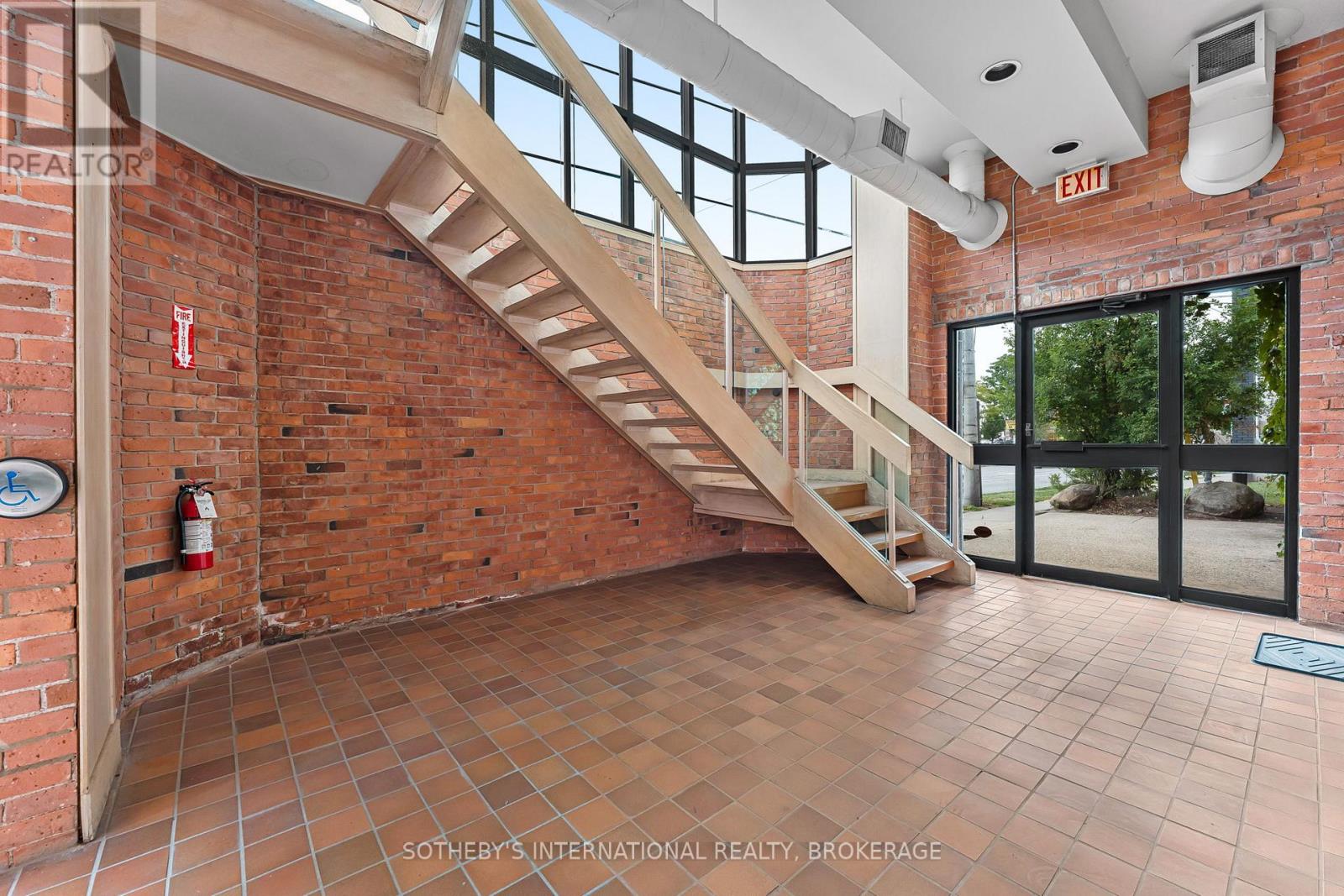 243 Church Street, St. Catharines, Ontario  L2R 3E8 - Photo 5 - X13666024