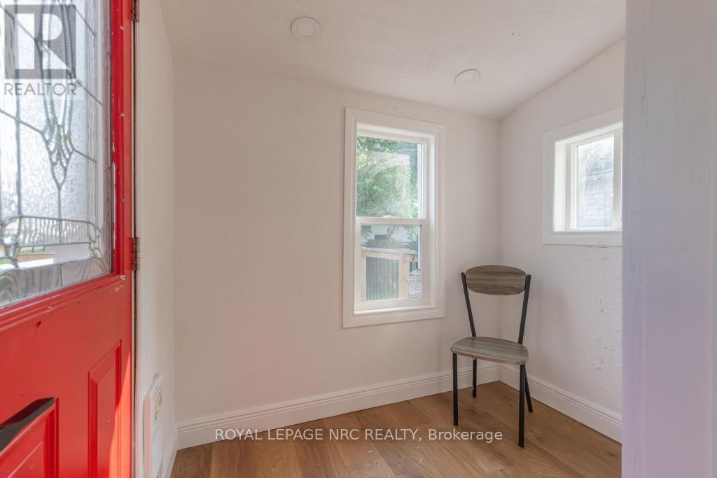 21 Trapnell Street, St. Catharines, Ontario  L2R 1B1 - Photo 10 - X13666034