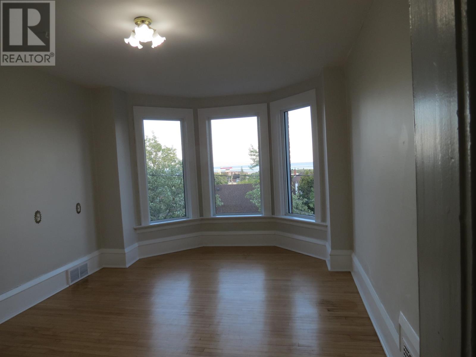 4 Crown St, Thunder Bay, Ontario  P7B 3J6 - Photo 37 - TB2602334
