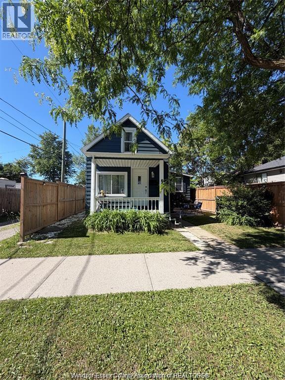MLS# 26019590: 639 WATKINS, Windsor, Canada
