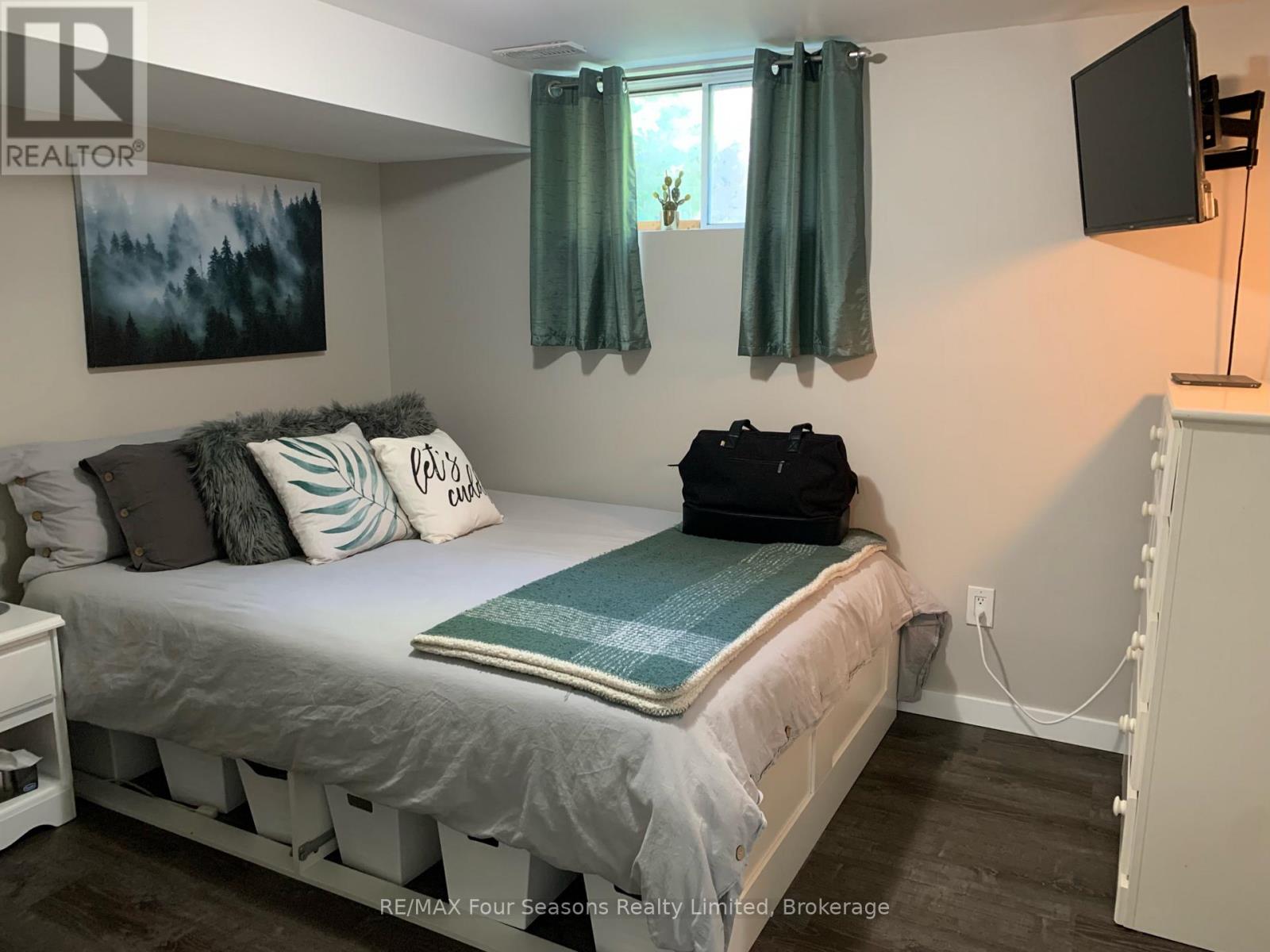 Unit 2 - 57 Courtice Crescent, Collingwood, Ontario  L9Y 4N7 - Photo 3 - S13666010